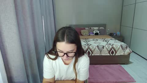 Snapshot of kristall_xxx chatting on September 2025 06:58:02 AM twitter Annemarye 23 online show from September 2025 06:58:02 AM