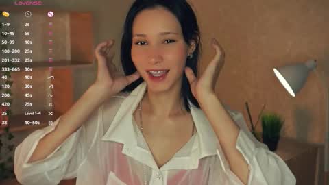 Snapshot of kristanalosa chatting on October 2025 05:51:02 PM Emma online show from October 2025 05:51:02 PM