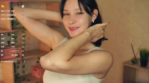 Snapshot of kristanalosa chatting on October 2025 07:07:02 PM Emma online show from October 2025 07:07:02 PM