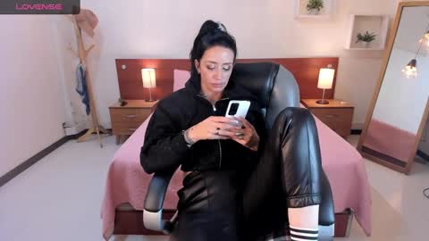 Snapshot of kristen_garner chatting on December 2024 02:25:02 AM Sophia online show from December 2024 02:25:02 AM