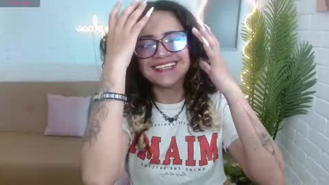 kristen_tay online show from January 2025 11:43:02 AM