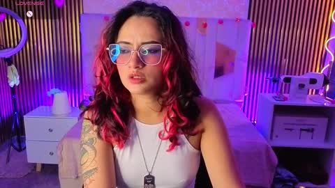 kristen_tay online show from April 2026 03:01:04 AM