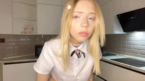 Alisa online show from April 2026 06:05:02 PM