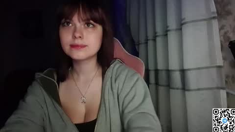 Snapshot of kristibloom chatting on October 2025 06:17:02 PM Christie online show from October 2025 06:17:02 PM