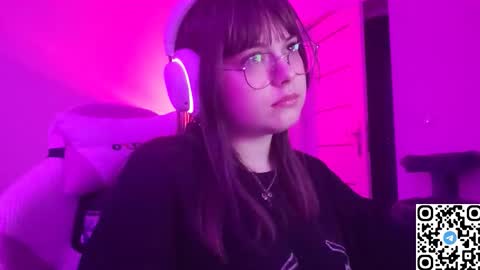 Christie online show from December 2025 10:36:01 PM