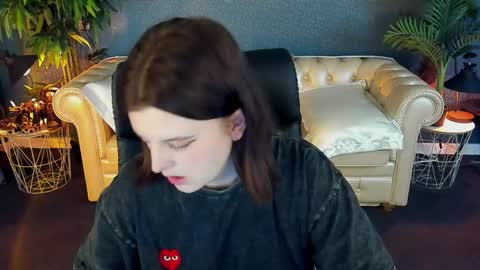 kristifoxy online show from May 2026 06:49:02 PM