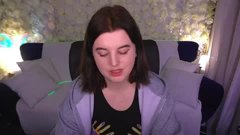 kristifoxy online show from May 2026 07:01:01 PM