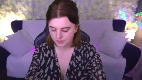 kristifoxy online show from June 2026 12:37:01 PM