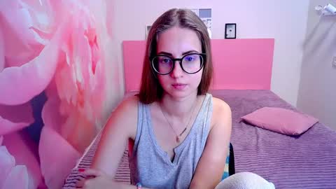 Snapshot of kristina_adel chatting on December 2024 04:58:01 PM Kristina Adel online show from December 2024 04:58:01 PM