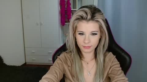 KristineAmore online show from October 2025 03:47:02 PM