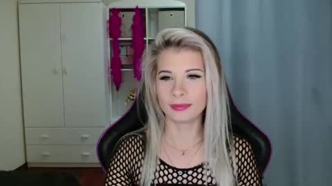 KristineAmore online show from October 2025 07:42:01 AM