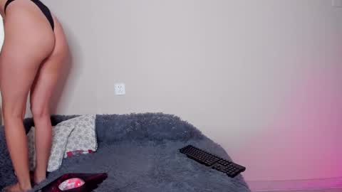 Snapshot of kristinesmith chatting on February 2025 08:41:01 AM Kristi online show from February 2025 08:41:01 AM