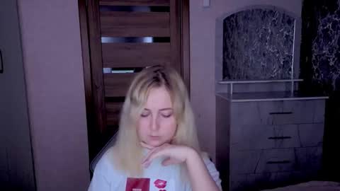 Kristy online show from May 2026 12:19:01 AM