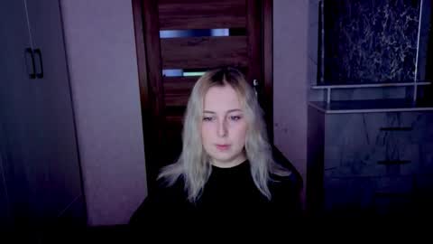 Kristy online show from June 2026 07:39:01 PM