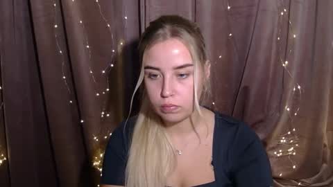 KristyFlowers online show from December 2024 03:21:01 PM