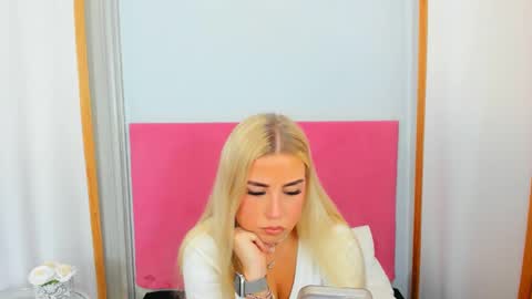 KristyFlowers online show from February 2025 09:47:02 AM