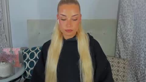 KristyFlowers online show from June 2026 07:05:02 PM