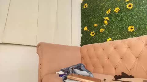 Cristina online show from March 2025 07:48:01 PM