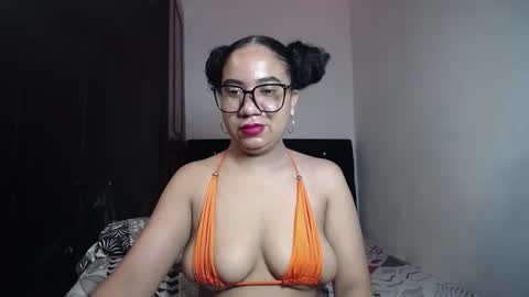 kristynsmith20 online show from September 2025 10:42:02 PM