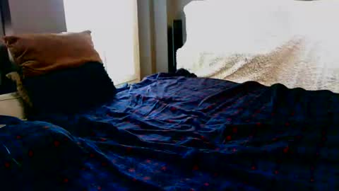 krisu1976 online show from October 2025 02:45:02 PM