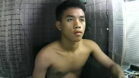 kritthanarkorn online show from November 2025 01:56:02 PM