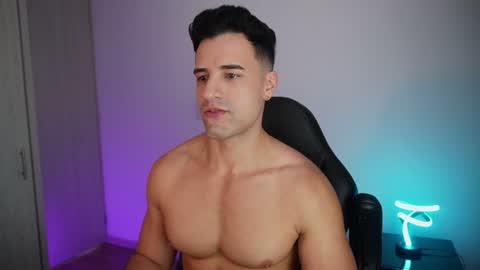 Snapshot of krops_ chatting on June 2026 04:44:01 PM KROPS online show from June 2026 04:44:01 PM