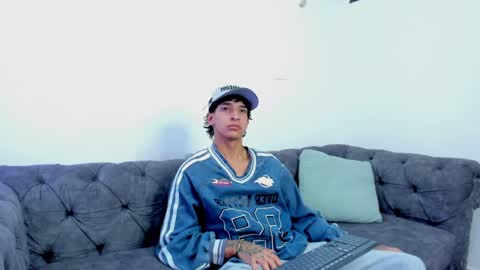 Snapshot of kroywave chatting on May 2026 03:58:01 AM Kroy Wave Muscle Tattoos Latino online show from May 2026 03:58:01 AM