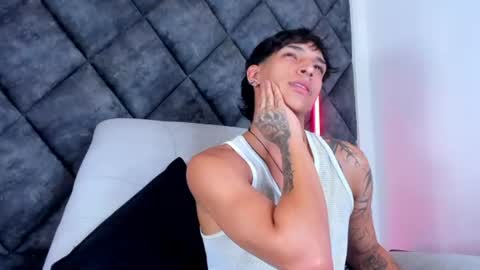 Kroy Wave  Muscle Tattoos Latino online show from August 2026 03:23:02 AM
