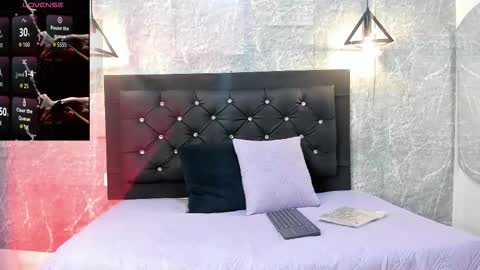 Kystal Taylor online show from October 2025 11:27:02 AM