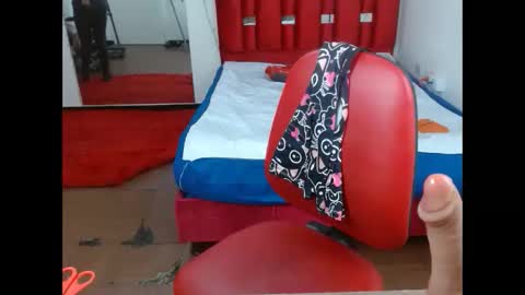 KRYSTAL THOMSON online show from November 2025 03:46:02 PM