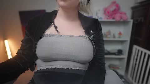 Krystal Syx online show from January 2025 04:32:01 AM