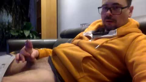 krzysztof1977 online show from February 2026 10:52:02 PM