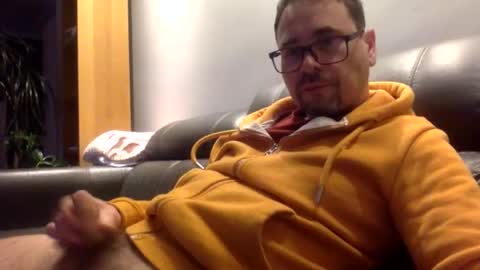 krzysztof1977 online show from April 2026 08:57:01 PM