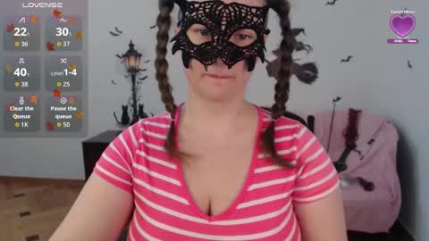 Ksushka22 online show from November 2025 12:02:02 PM