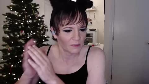 Snapshot of ktrichards77 chatting on November 2025 05:27:02 AM Cait online show from November 2025 05:27:02 AM