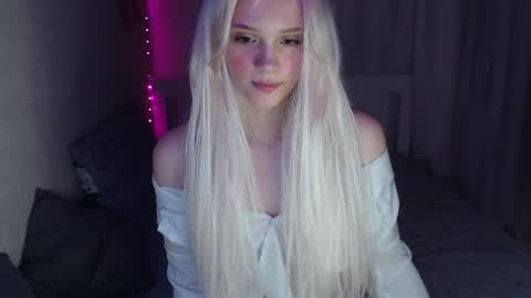 Snapshot of kttyemiow__ chatting on March 2025 08:11:02 PM Emilia online show from March 2025 08:11:02 PM