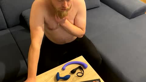 Tony online show from December 2025 01:00:01 AM