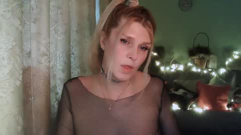 Snapshot of kudesnizza chatting on January 2025 10:43:01 AM Annika MTF ts post -op online show from January 2025 10:43:01 AM