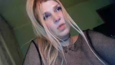 Snapshot of kudesnizza chatting on February 2025 02:18:01 PM Annika MTF ts post -op online show from February 2025 02:18:01 PM