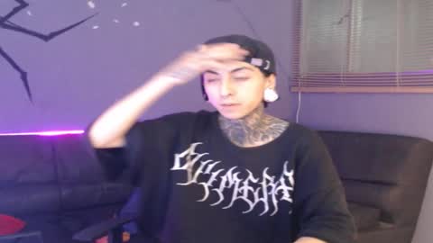 Snapshot of kuregari_xs chatting on November 2025 04:34:01 AM kuregari_xs online show from November 2025 04:34:01 AM