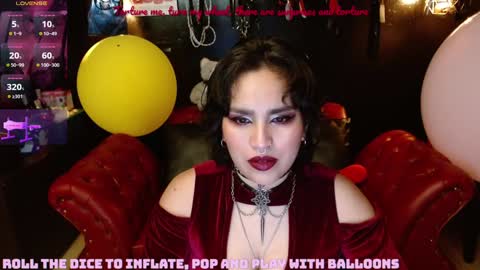 Snapshot of kureiji_fetish chatting on December 2024 07:20:02 AM Fetiche Woman online show from December 2024 07:20:02 AM