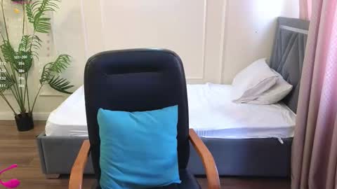 Ren online show from March 2026 03:43:02 AM