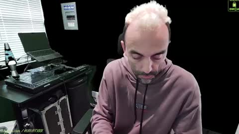 Snapshot of kuruptxxx chatting on January 2025 08:46:02 PM kuruptxxx online show from January 2025 08:46:02 PM