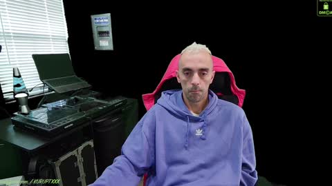 Snapshot of kuruptxxx chatting on January 2025 08:16:02 PM kuruptxxx online show from January 2025 08:16:02 PM