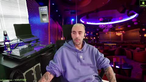 Snapshot of kuruptxxx chatting on January 2025 08:58:02 PM kuruptxxx online show from January 2025 08:58:02 PM