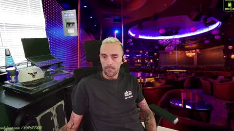 Snapshot of kuruptxxx chatting on January 2025 05:58:01 PM kuruptxxx online show from January 2025 05:58:01 PM