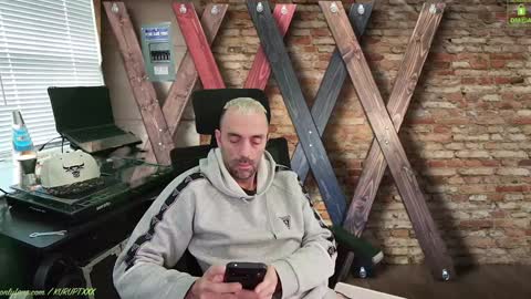 Snapshot of kuruptxxx chatting on January 2025 05:23:01 PM kuruptxxx online show from January 2025 05:23:01 PM