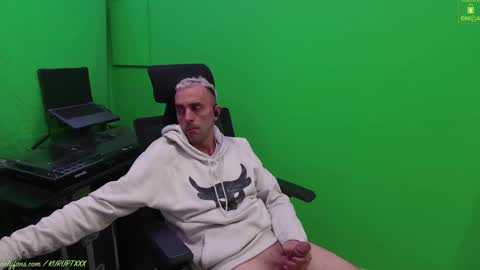 Snapshot of kuruptxxx chatting on February 2025 08:45:01 PM kuruptxxx online show from February 2025 08:45:01 PM