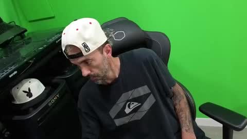 Snapshot of kuruptxxx chatting on October 2025 06:38:02 PM kuruptxxx online show from October 2025 06:38:02 PM