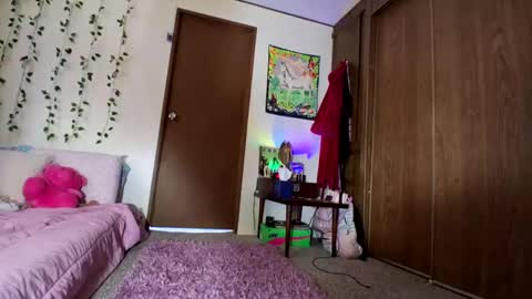 kusshy33 online show from October 2025 07:42:02 PM